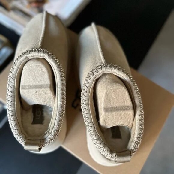 UGG Tasman Platform Slipper in Mustard Seed - Picture 6 of 6